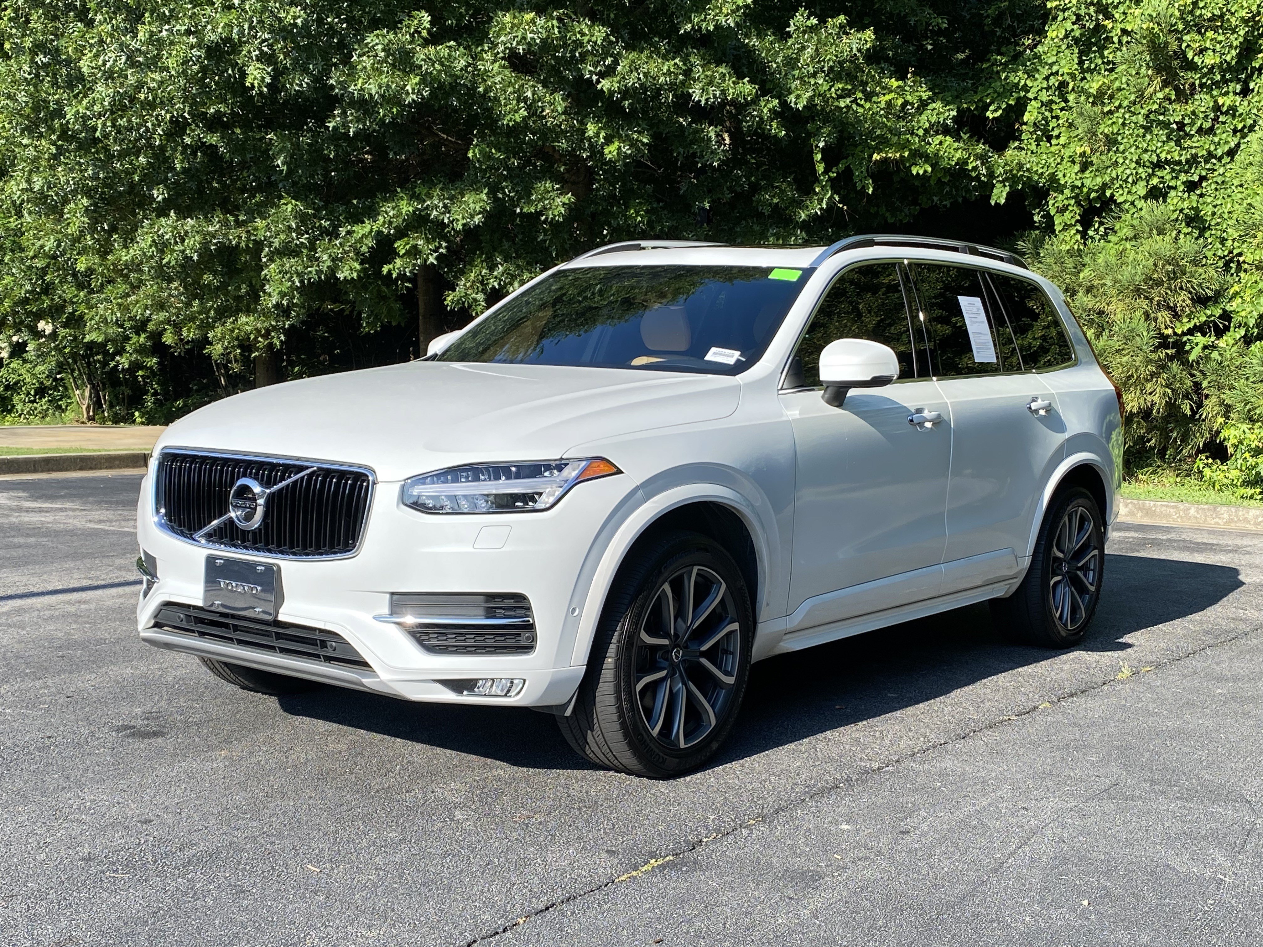 Used 2018 Volvo XC90 T6 Momentum w/ Convenience Package AWD/4WD image 5