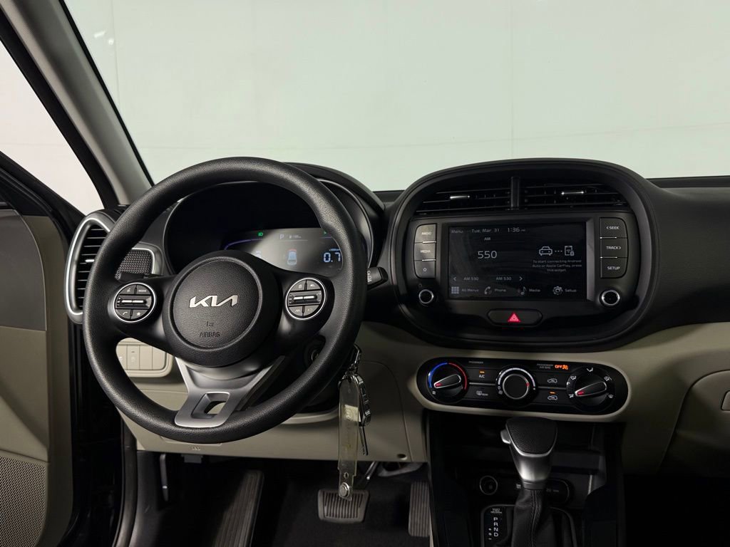 Used 2025 Kia Soul LX image 15