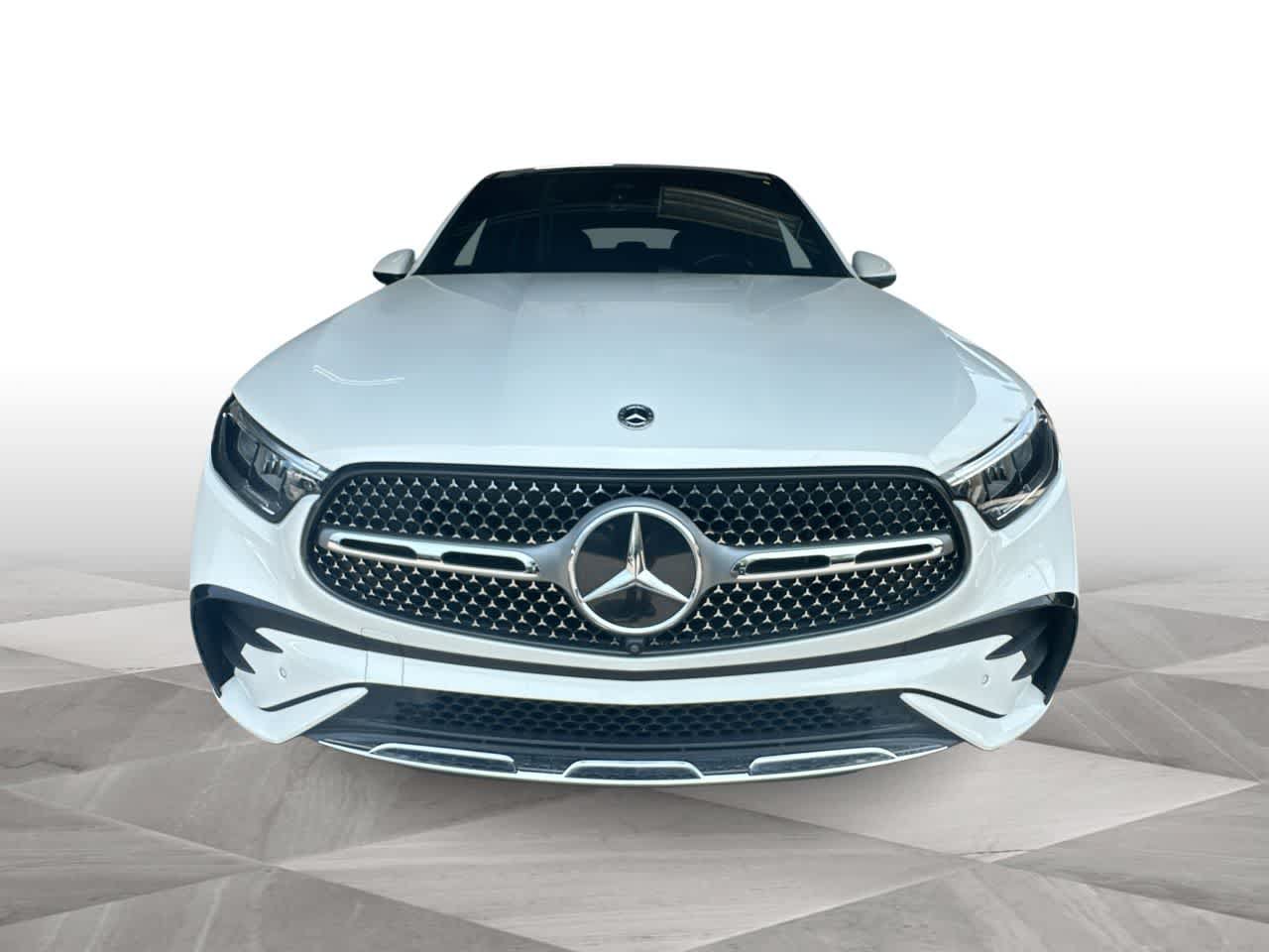 Used 2025 Mercedes-Benz GLC 300 4MATIC w/ AMG Line image 3