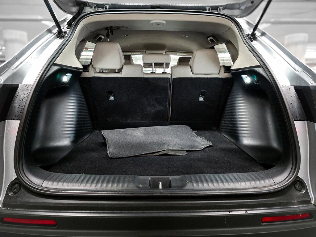 Certified 2025 Honda HR-V LX image 9