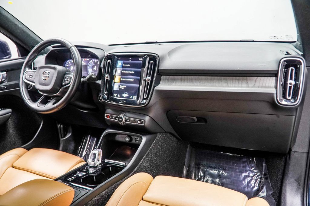 Used 2021 Volvo XC40 T5 Inscription w/ Climate Package AWD/4WD image 16