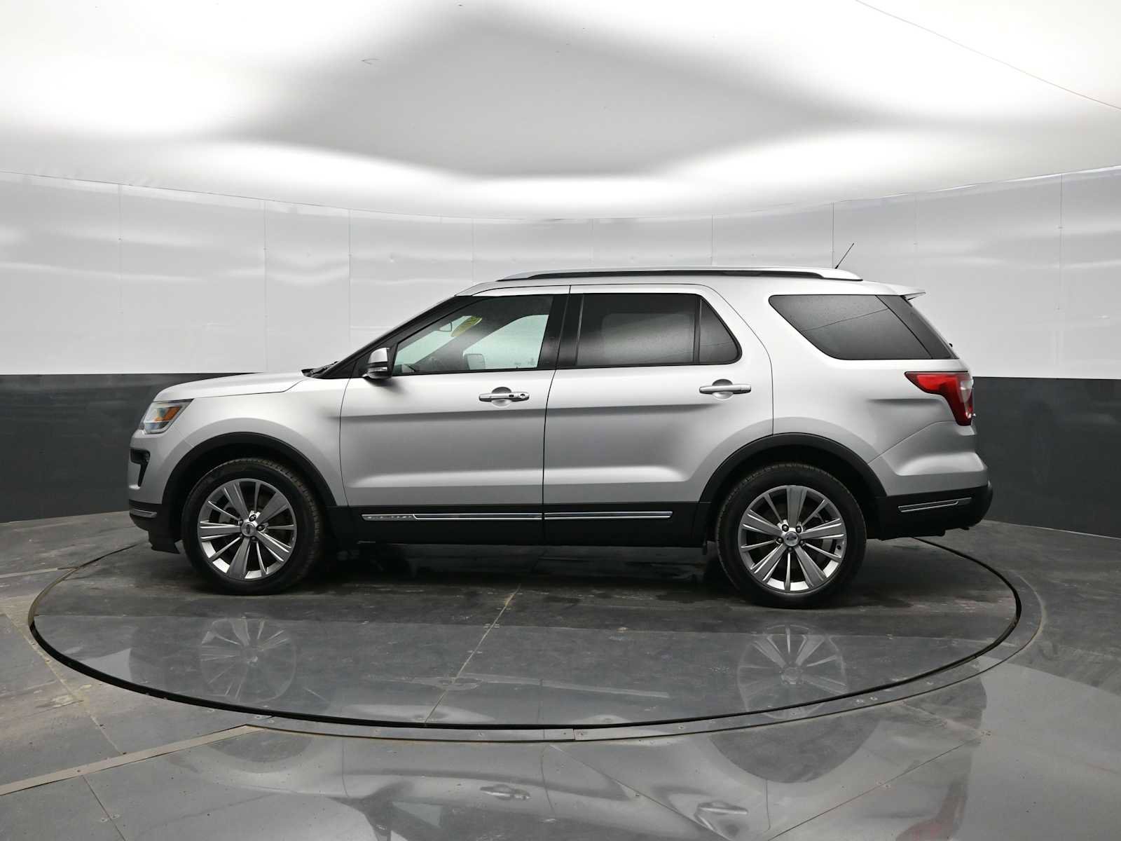 Used 2018 Ford Explorer Limited image 5