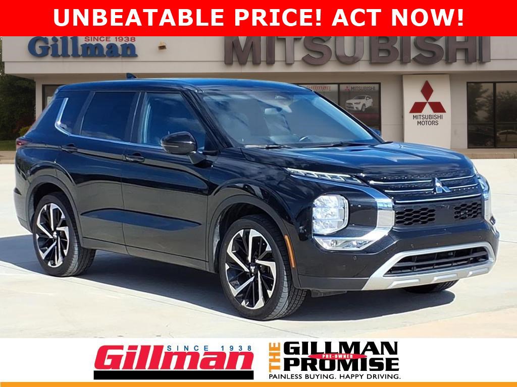 Used 2023 Mitsubishi Outlander SE image 1