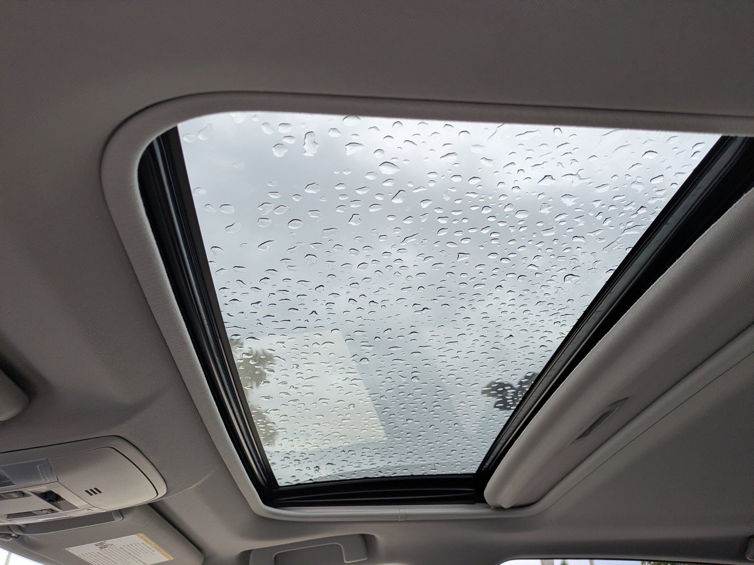 Used 2018 Toyota RAV4 Limited FWD image 18