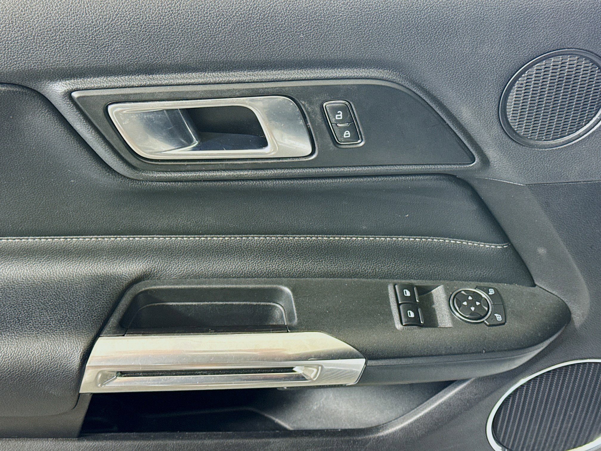 Used 2022 Ford Mustang Premium RWD image 24