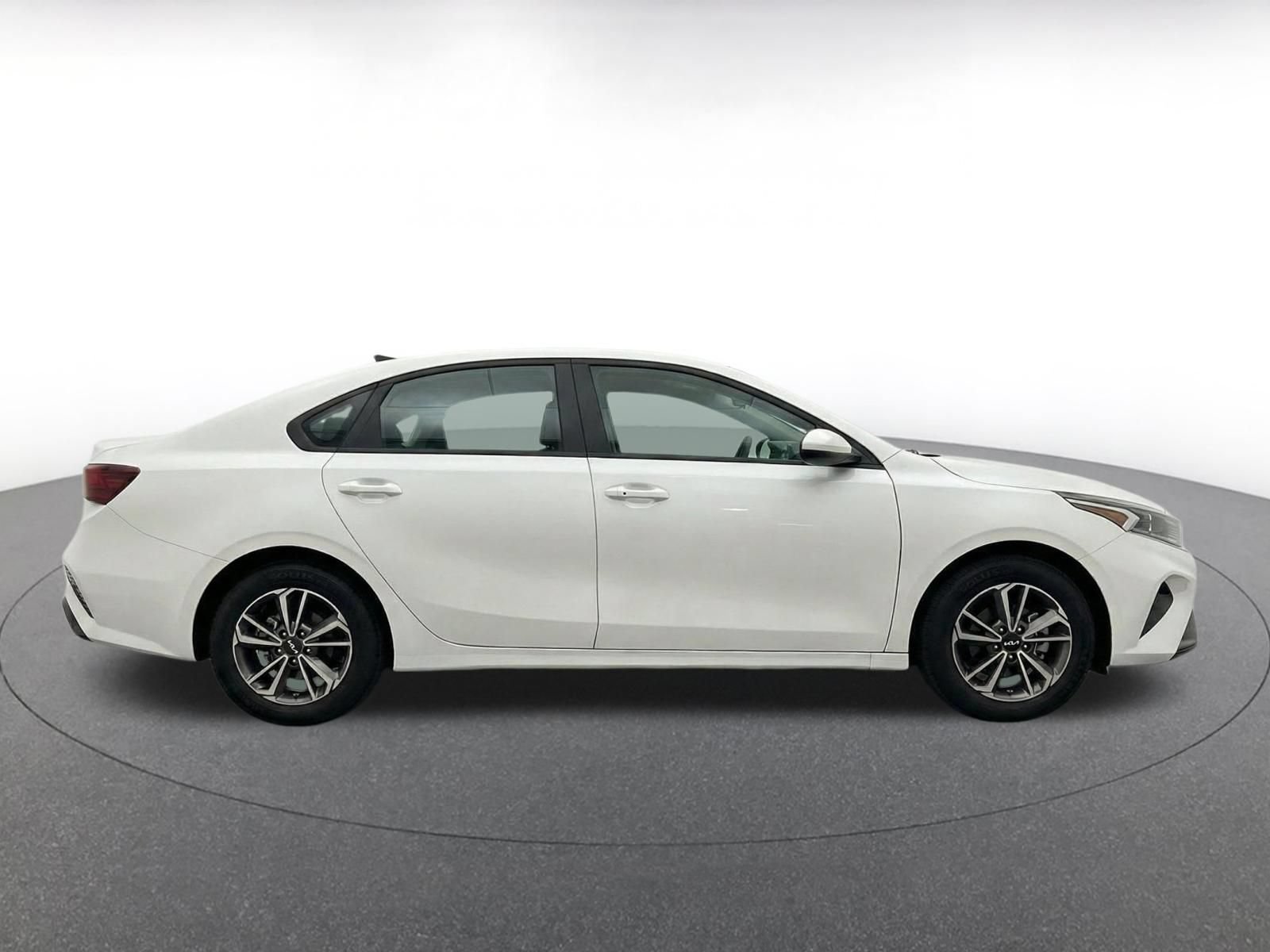 Used 2024 Kia Forte LXS FWD image 10