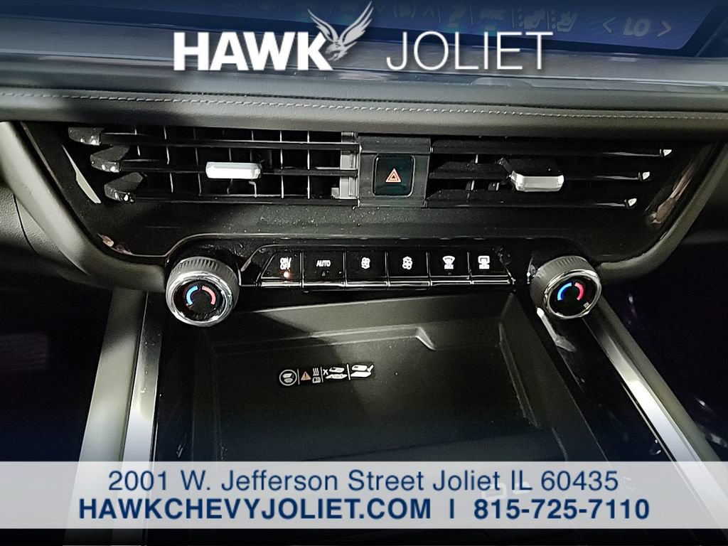 Used 2025 Chevrolet Suburban High Country AWD/4WD image 18