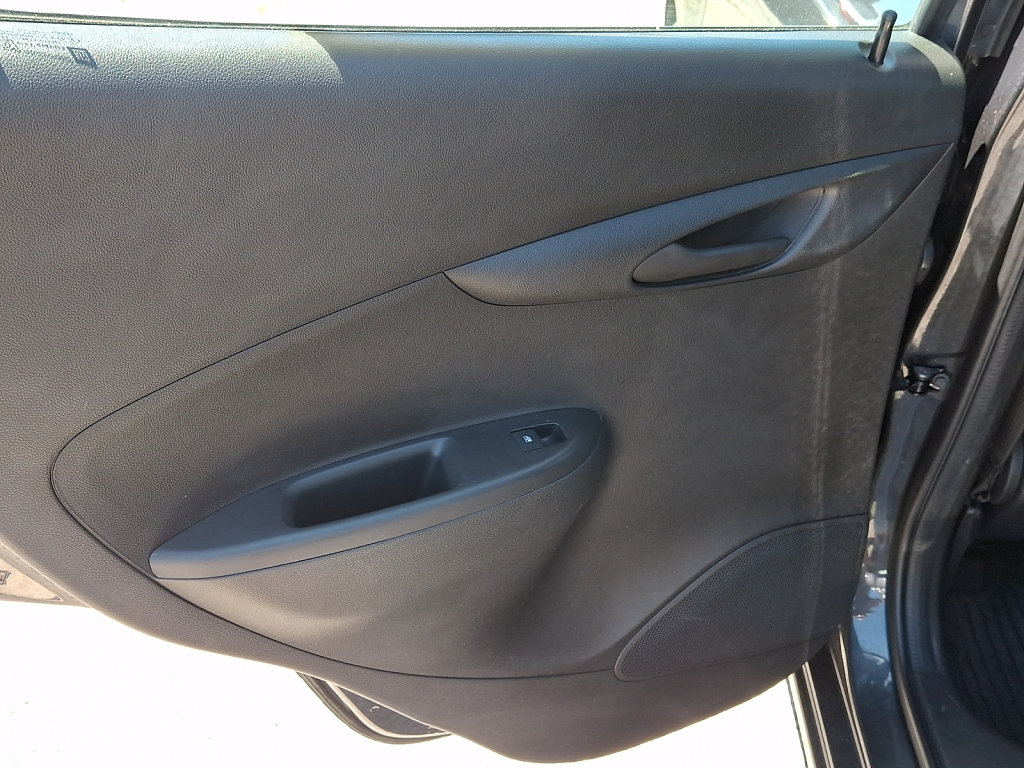 Used 2022 Chevrolet Spark LT FWD image 19