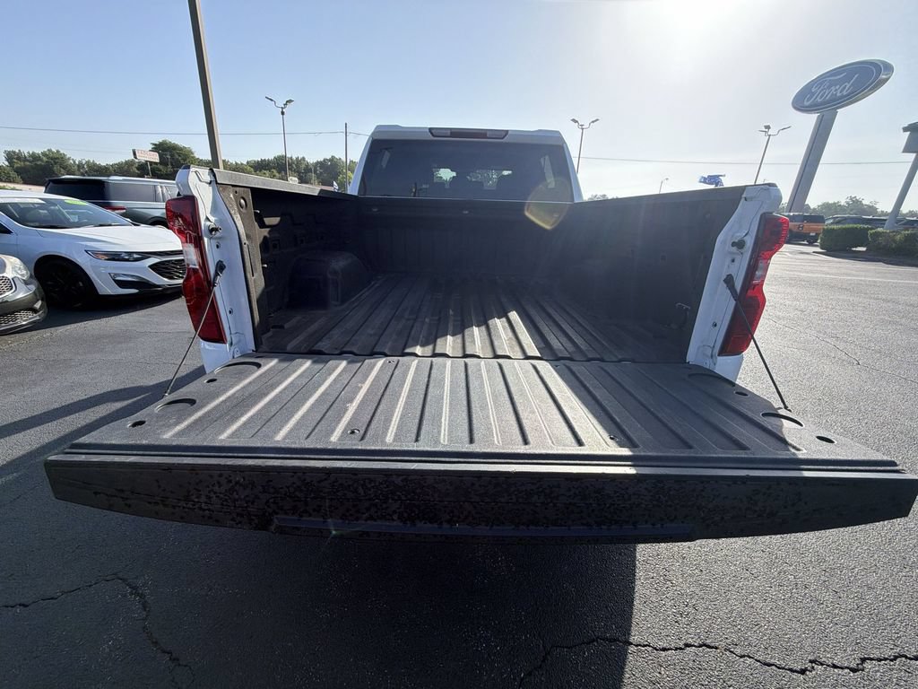 Used 2023 Chevrolet Silverado 1500 LT AWD/4WD image 28