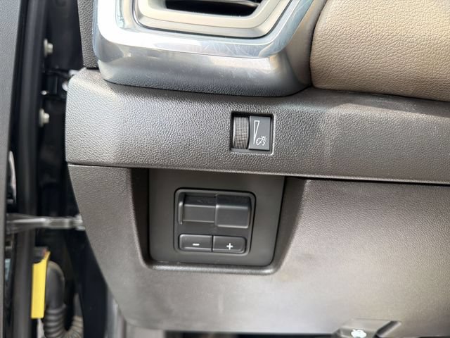 Used 2025 GMC Canyon Denali AWD/4WD image 17