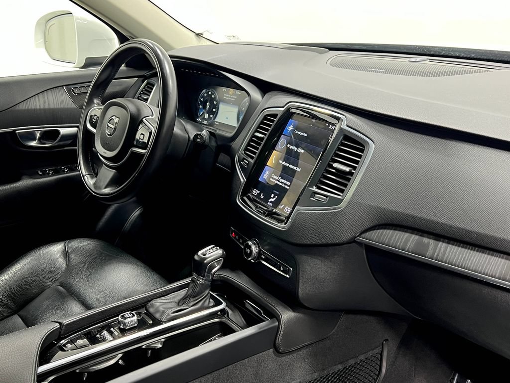 Used 2020 Volvo XC90 T6 Momentum AWD/4WD image 21