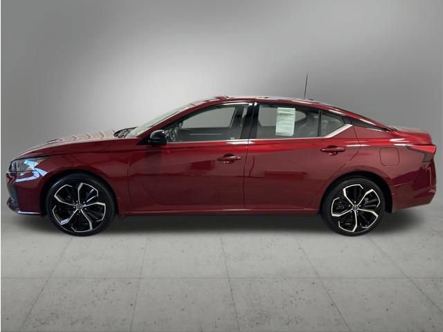 Used 2024 Nissan Altima 2.5 SR AWD/4WD image 2