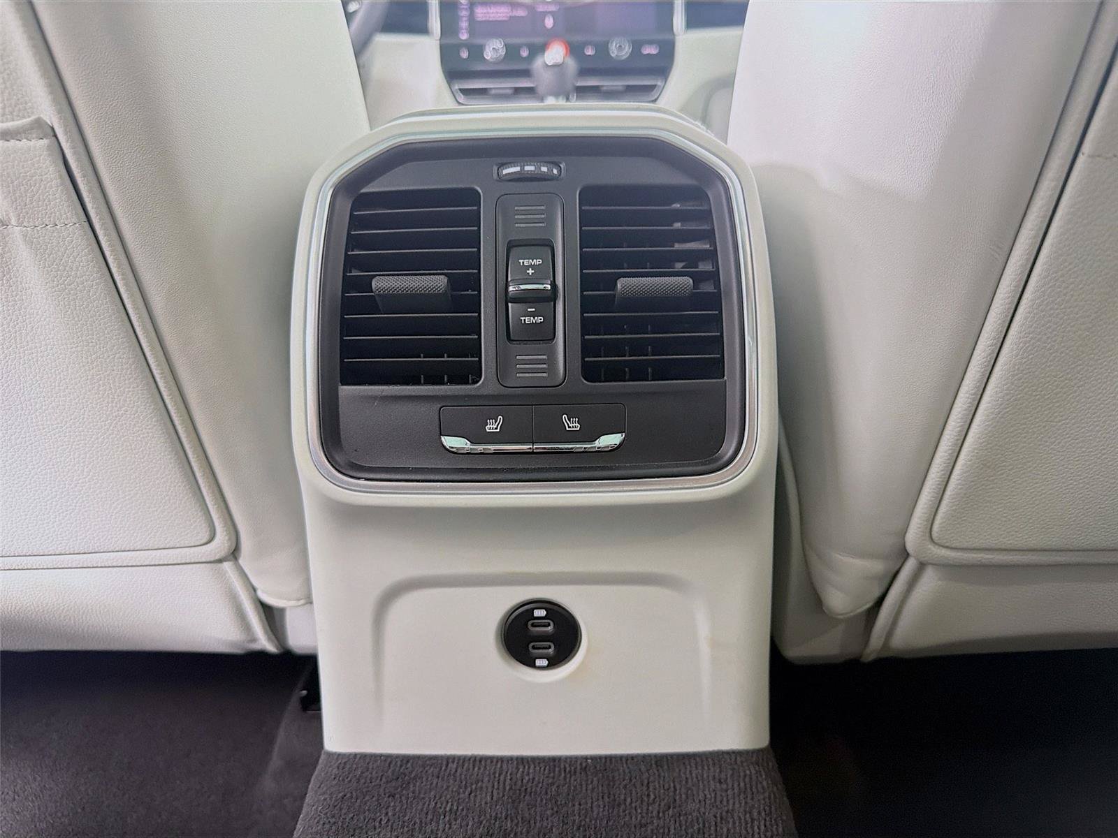 Certified 2026 Porsche Macan Turbo AWD/4WD image 22