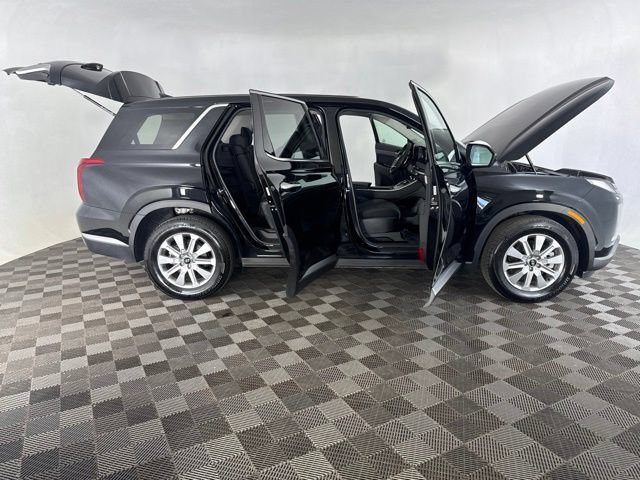 Used 2025 Hyundai Palisade SE AWD/4WD image 14