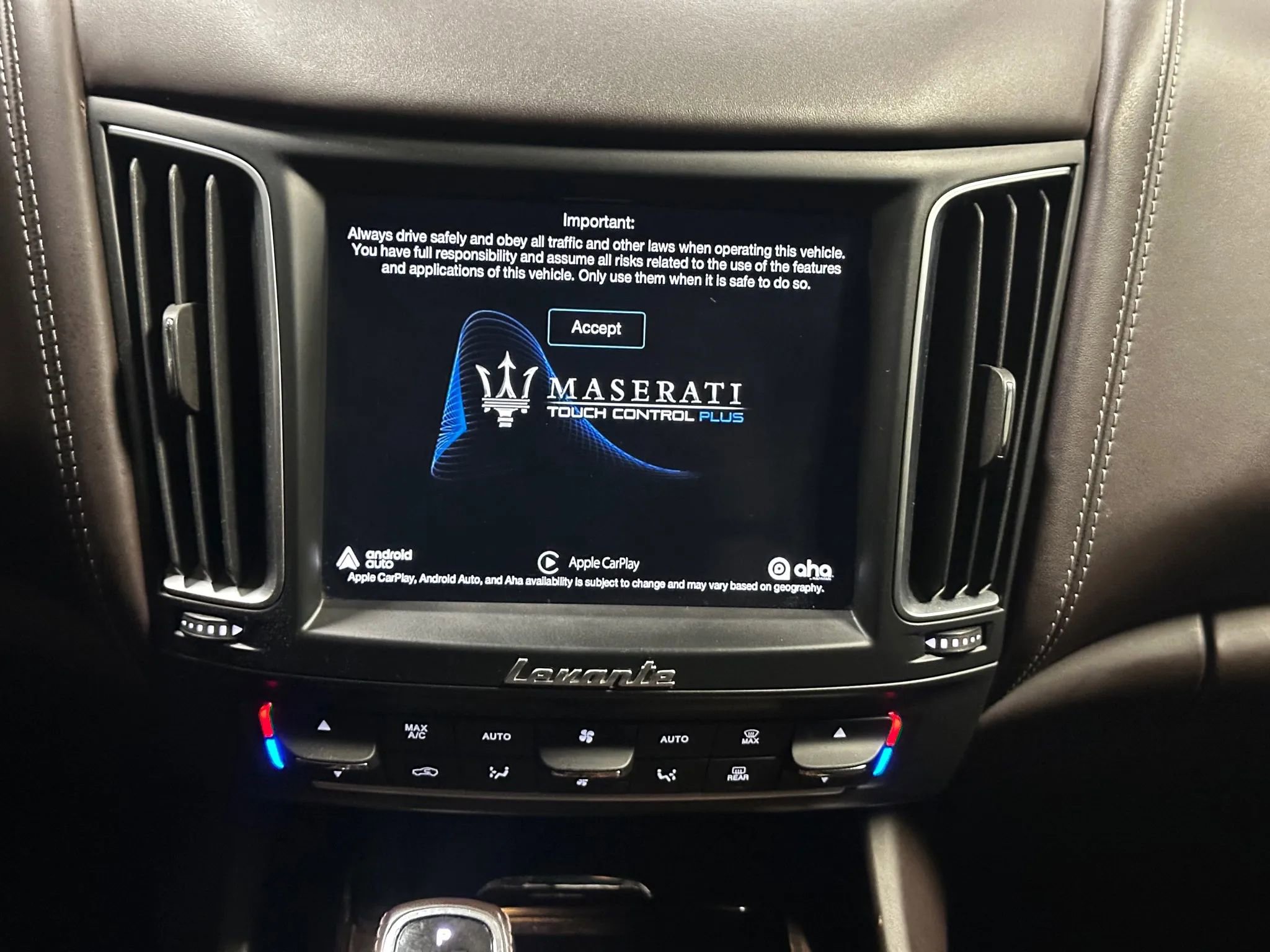 Used 2019 Maserati Levante GranLusso AWD/4WD image 35