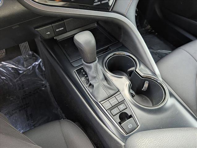 Used 2020 Toyota Camry LE image 11