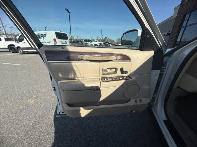 Used 2006 Lincoln Town Car Signature image 15