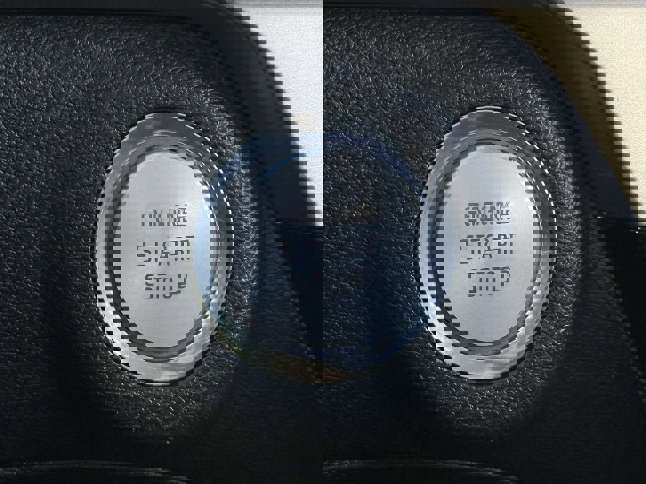 Used 2025 Kia Telluride S image 18