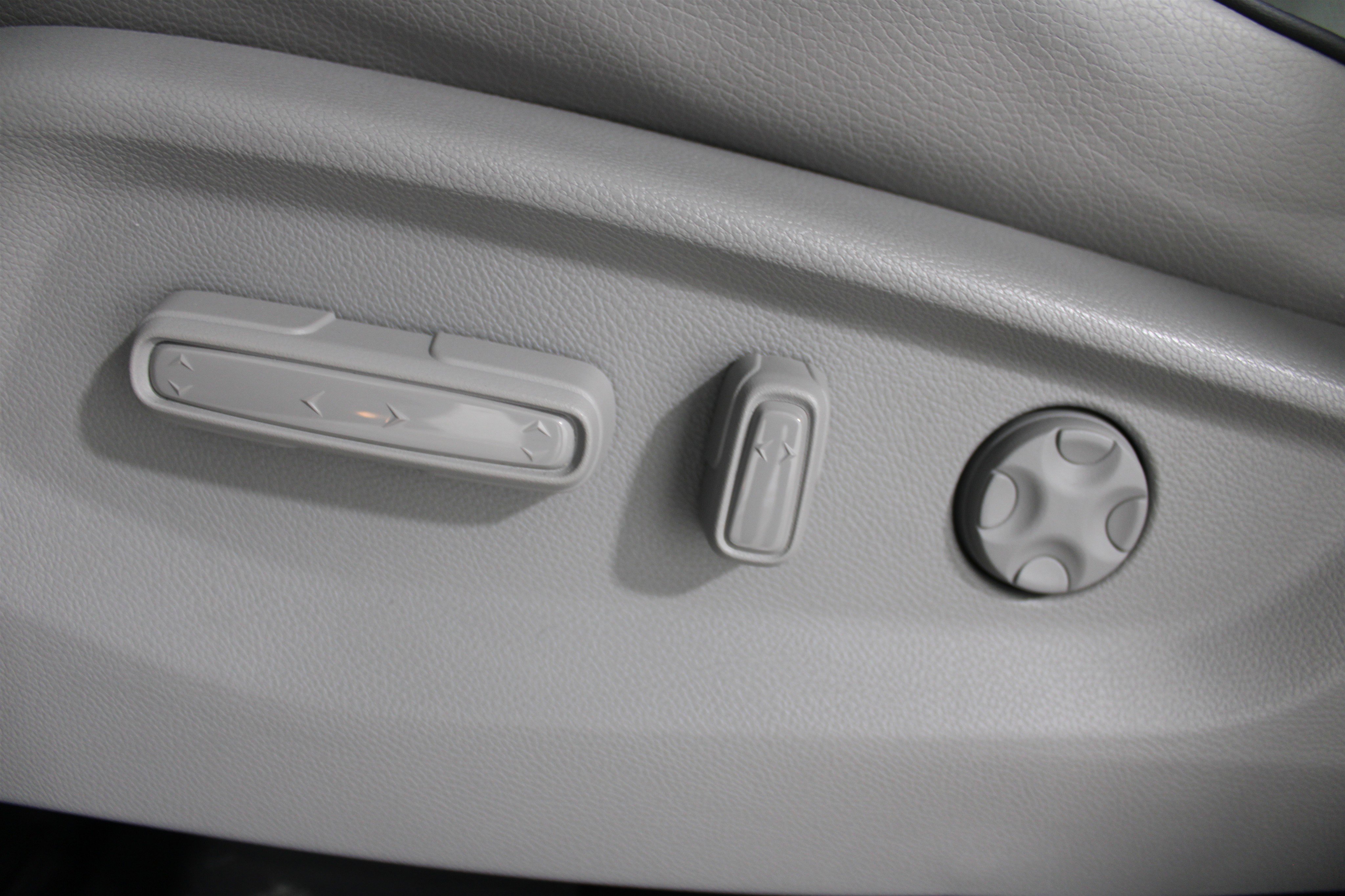 Used 2024 Honda Odyssey Elite image 4