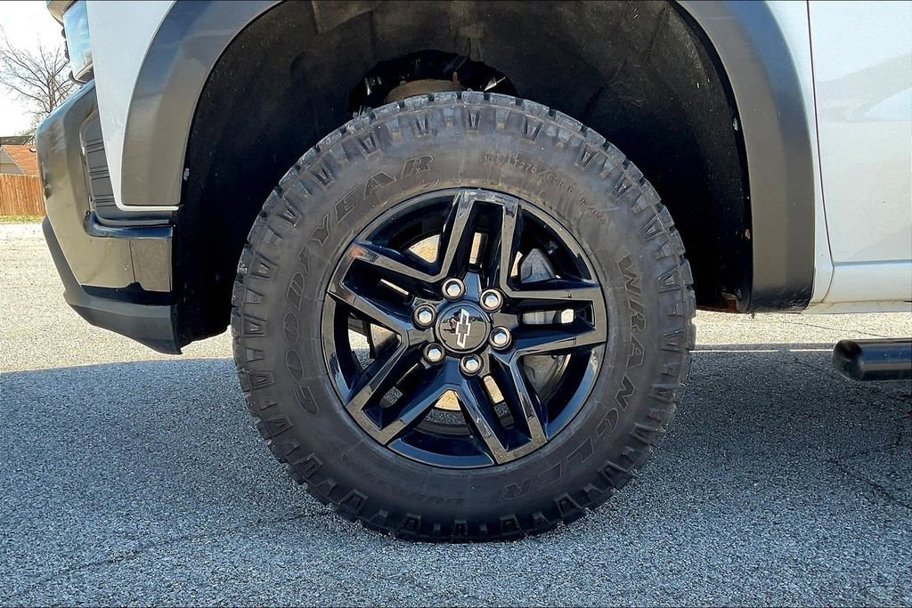 Used 2022 Chevrolet Silverado 1500 Custom Trail Boss w/ LPO, Dark Essentials Package image 8