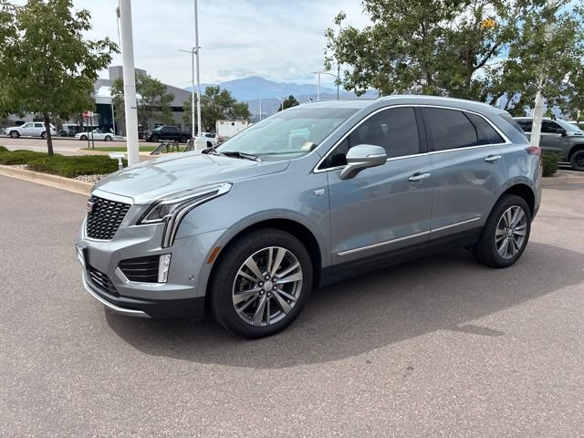 Certified 2025 Cadillac XT5 Premium Luxury w/ Technology Package AWD/4WD image 3