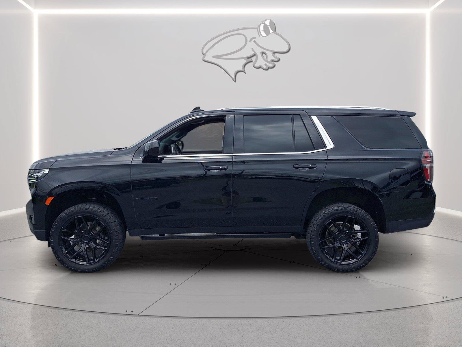Used 2023 Chevrolet Tahoe LS AWD/4WD image 2