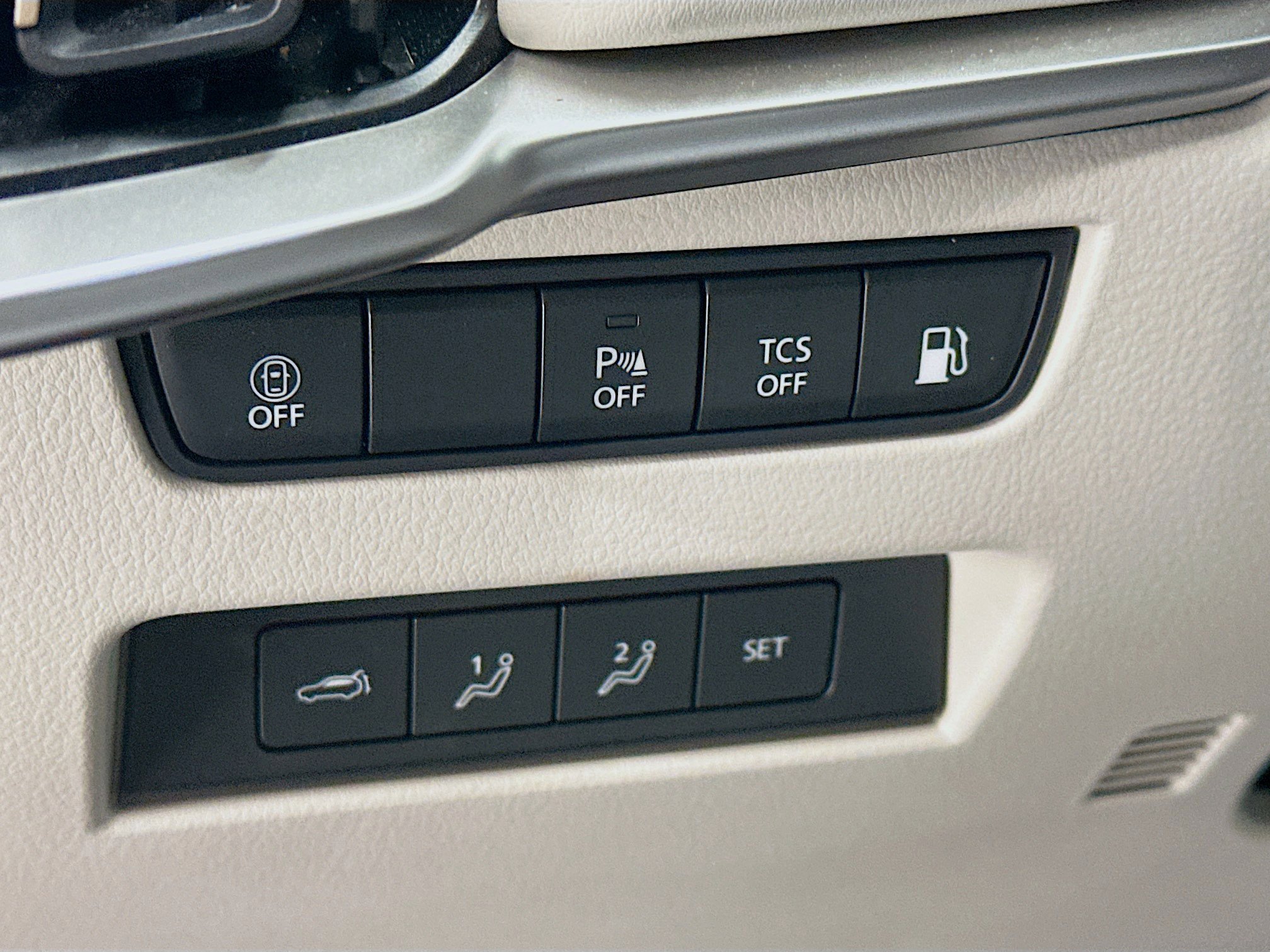 Used 2024 MAZDA CX-90 Plug-In Hybrid w/ Premium Plus image 17