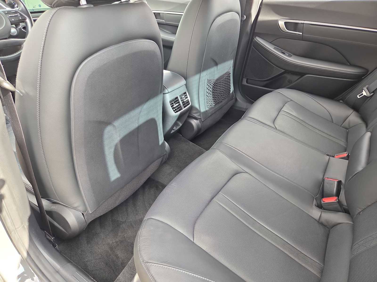 Used 2021 Hyundai Sonata Limited w/ Preferred Accessory Package image 18