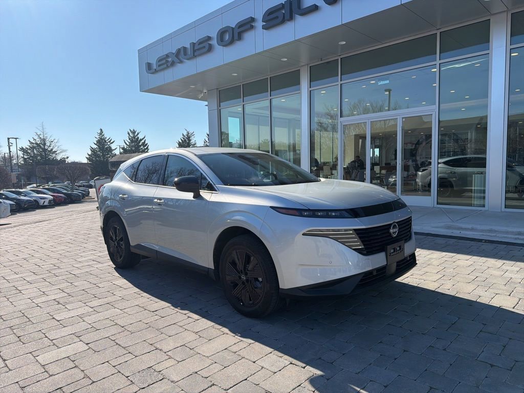 Used 2025 Nissan Murano SV image 2