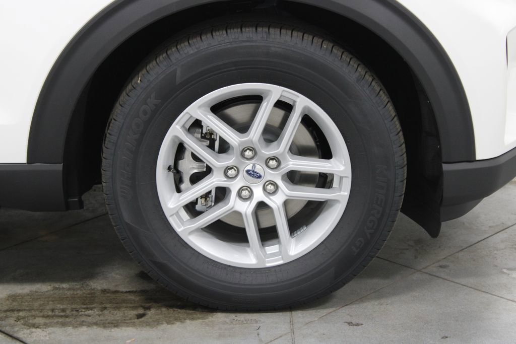 New 2026 Ford Explorer Active image 12