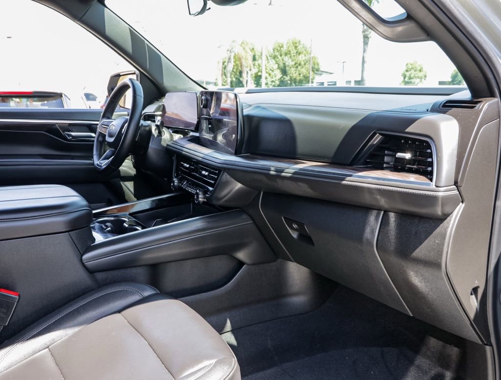 Used 2025 Chevrolet Tahoe LT AWD/4WD image 19