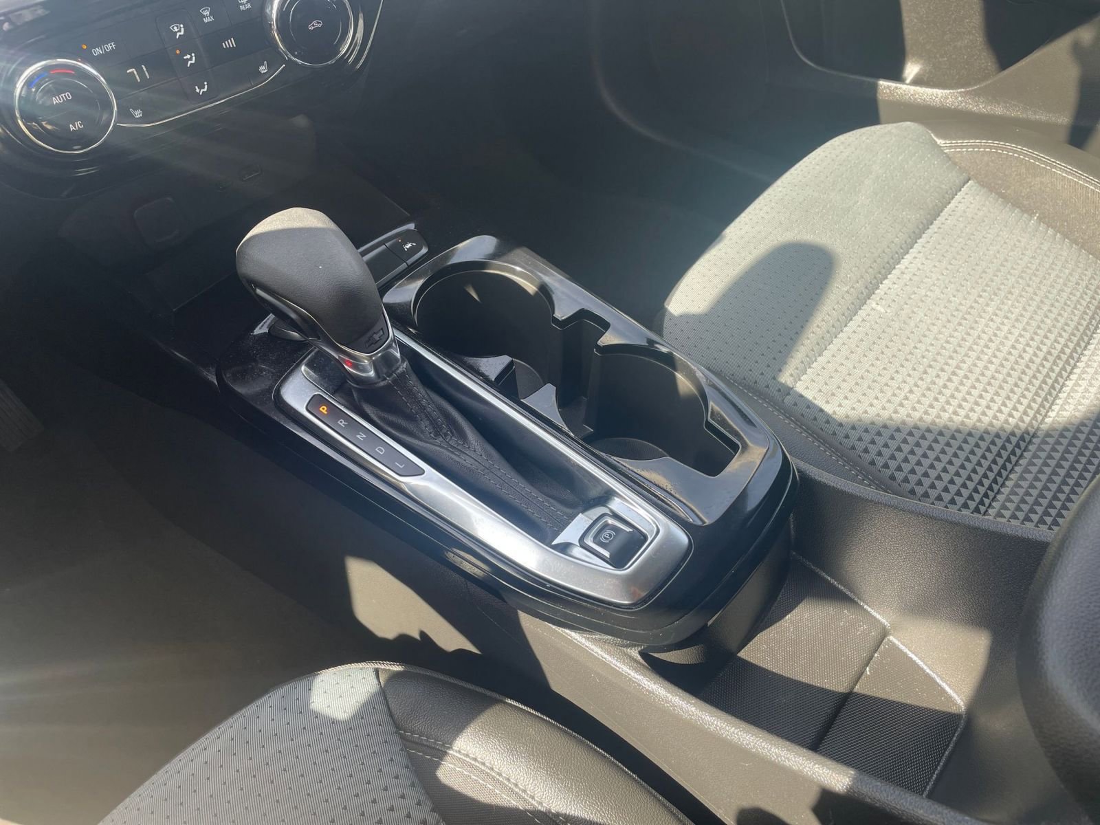 Used 2025 Chevrolet Trax LT w/ LT Convenience Package image 46