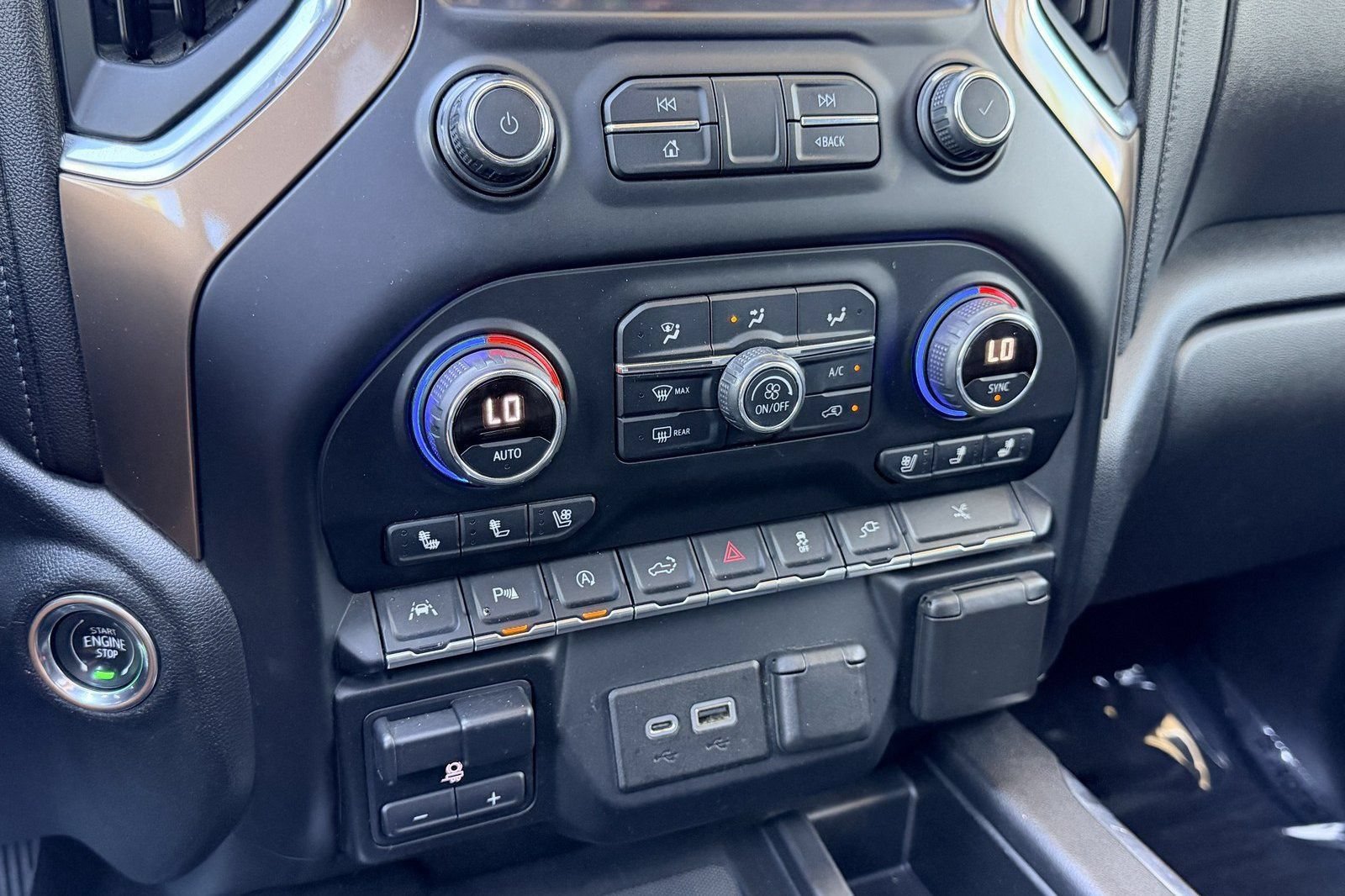 Certified 2020 Chevrolet Silverado 1500 High Country w/ Technology Package AWD/4WD image 20