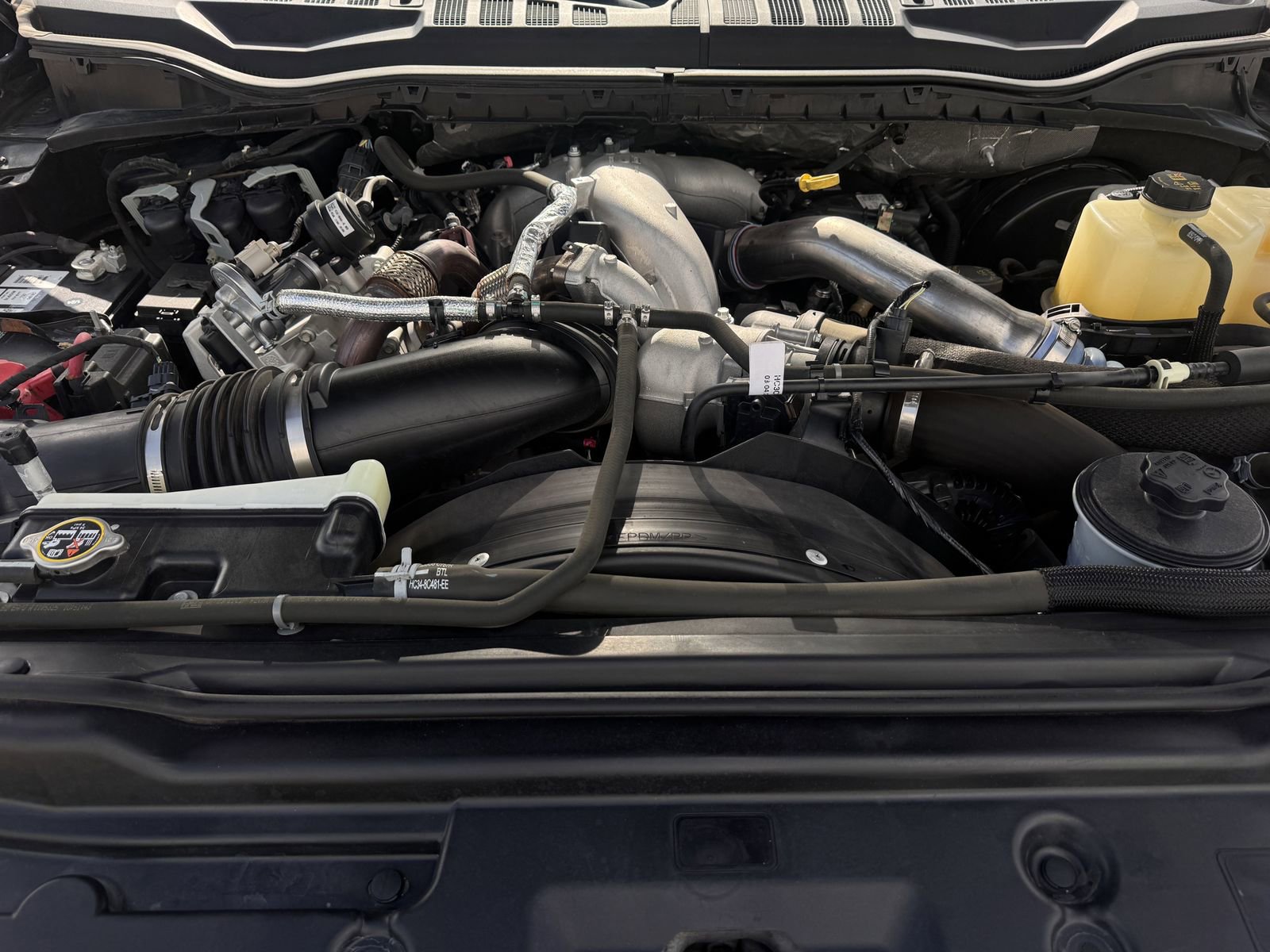 Used 2022 Ford F350 Lariat w/ Black Appearance Package image 32