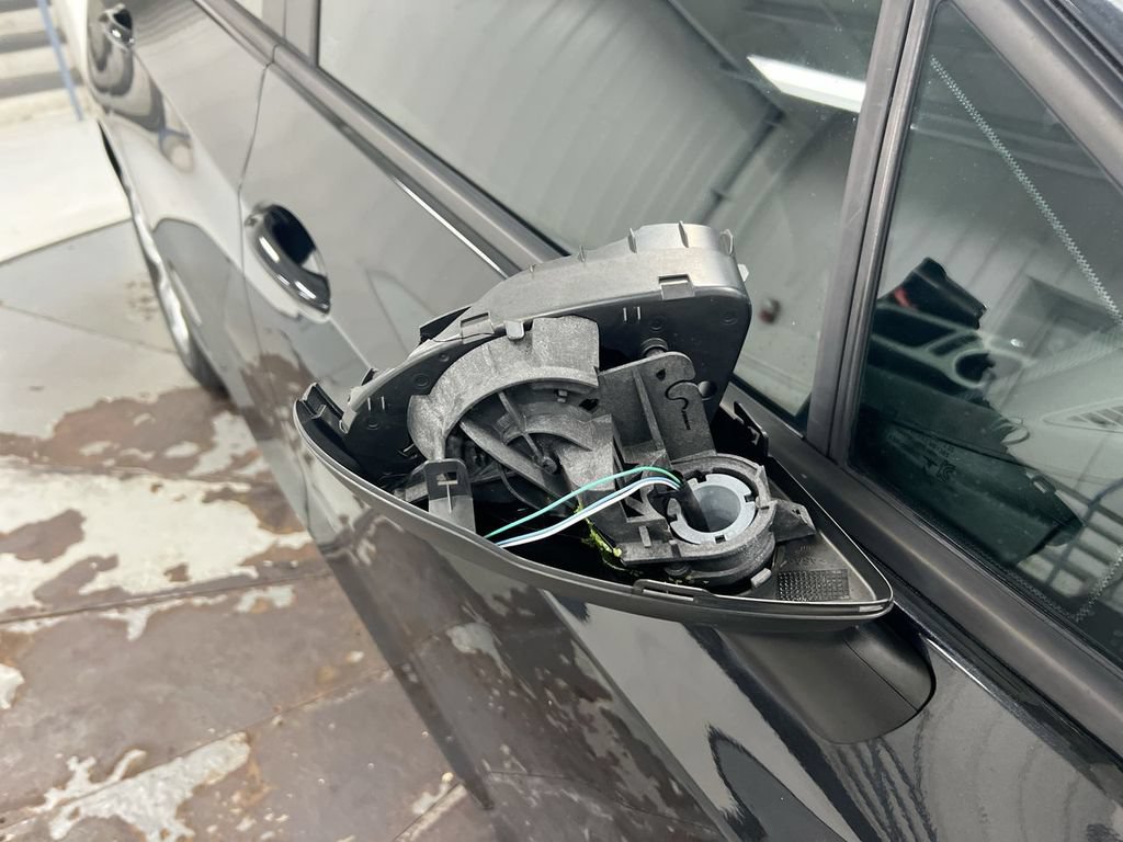 Used 2017 Chevrolet Cruze LS FWD image 28