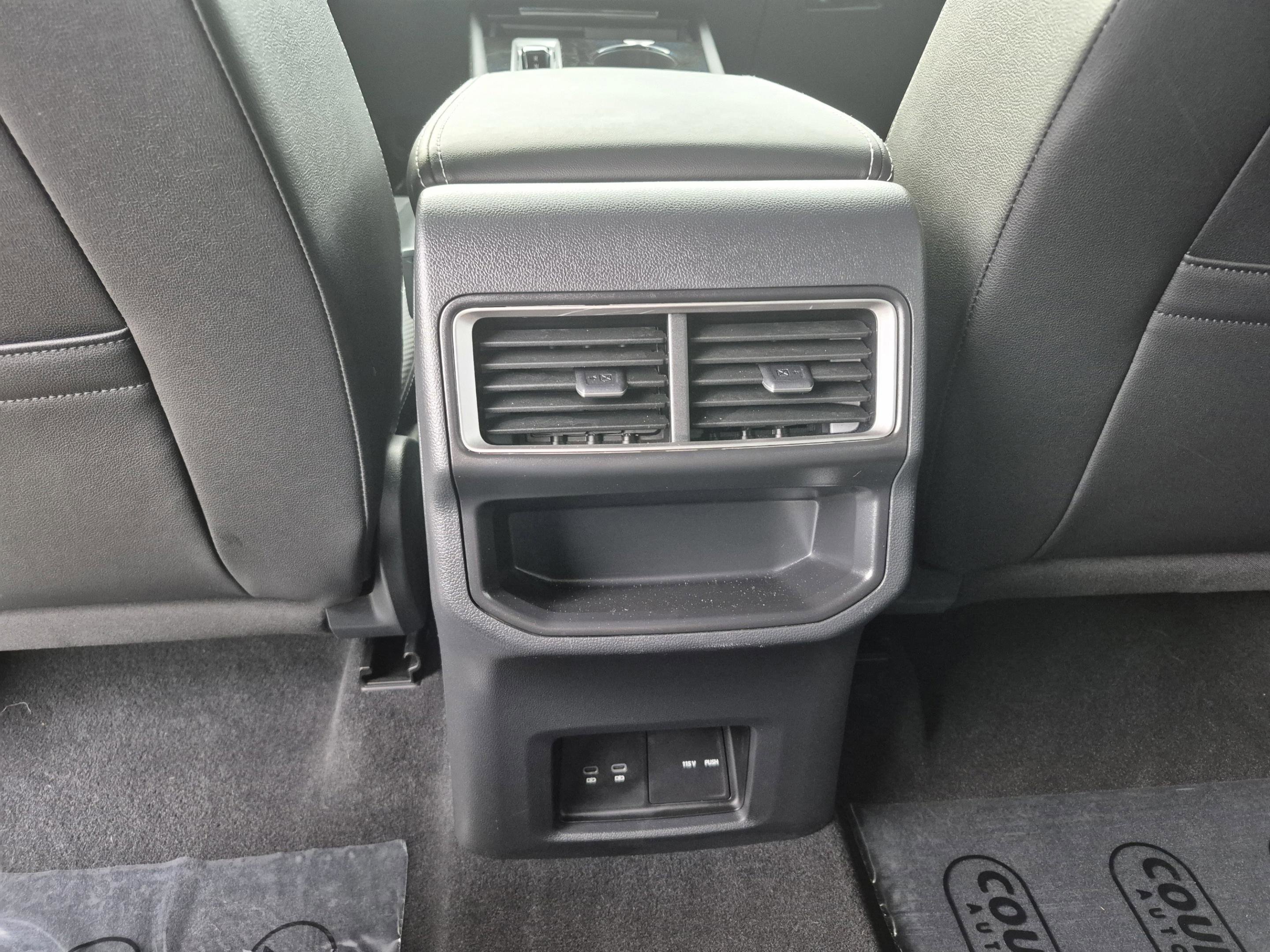 Used 2025 Volkswagen Atlas Cross Sport SE FWD image 15