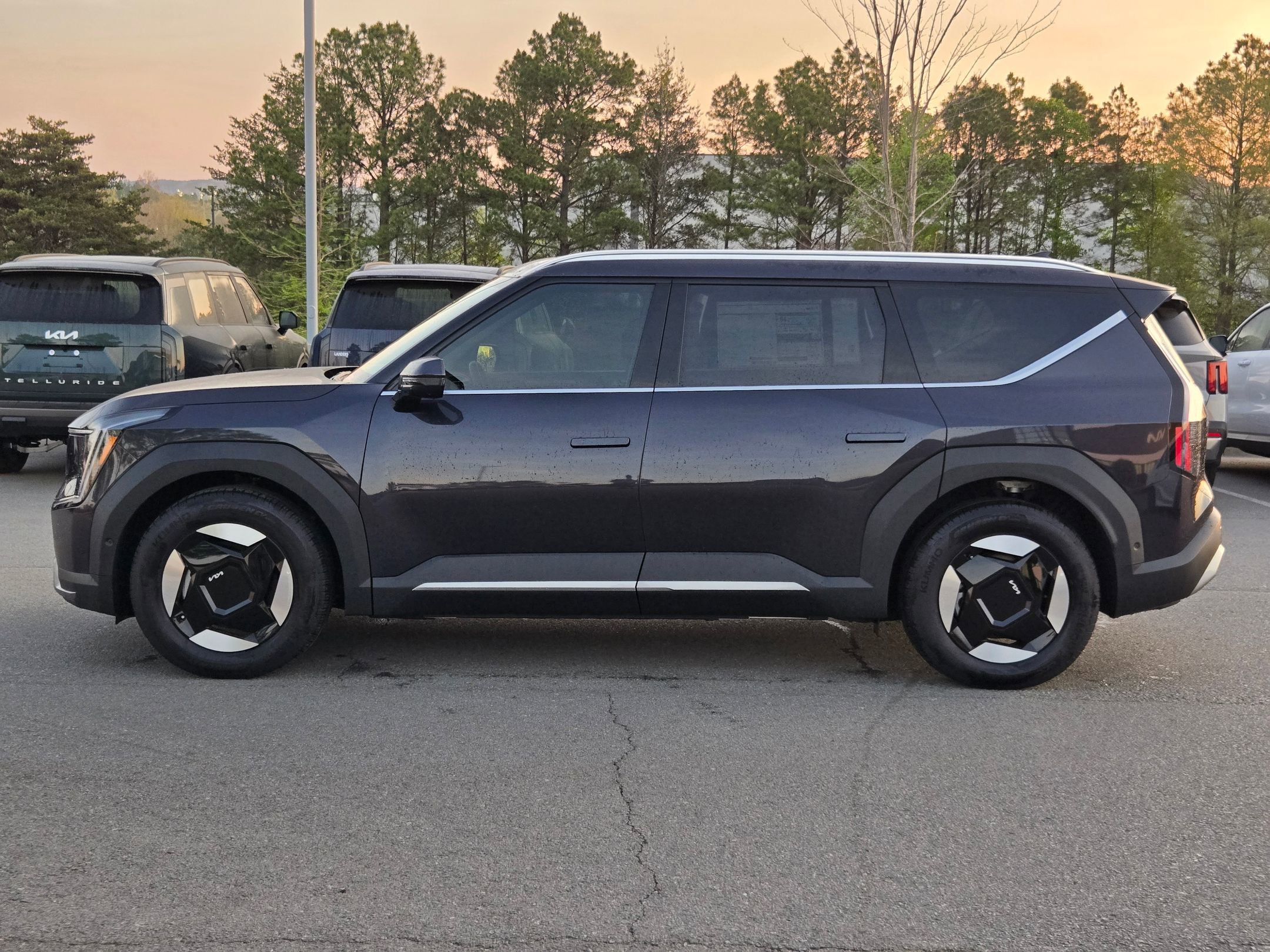 New 2026 Kia EV9 Wind AWD/4WD image 4