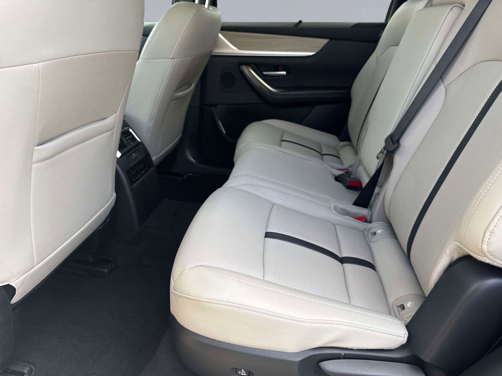 Certified 2025 MAZDA CX-90 3.3 Turbo w/ Preferred Package image 14