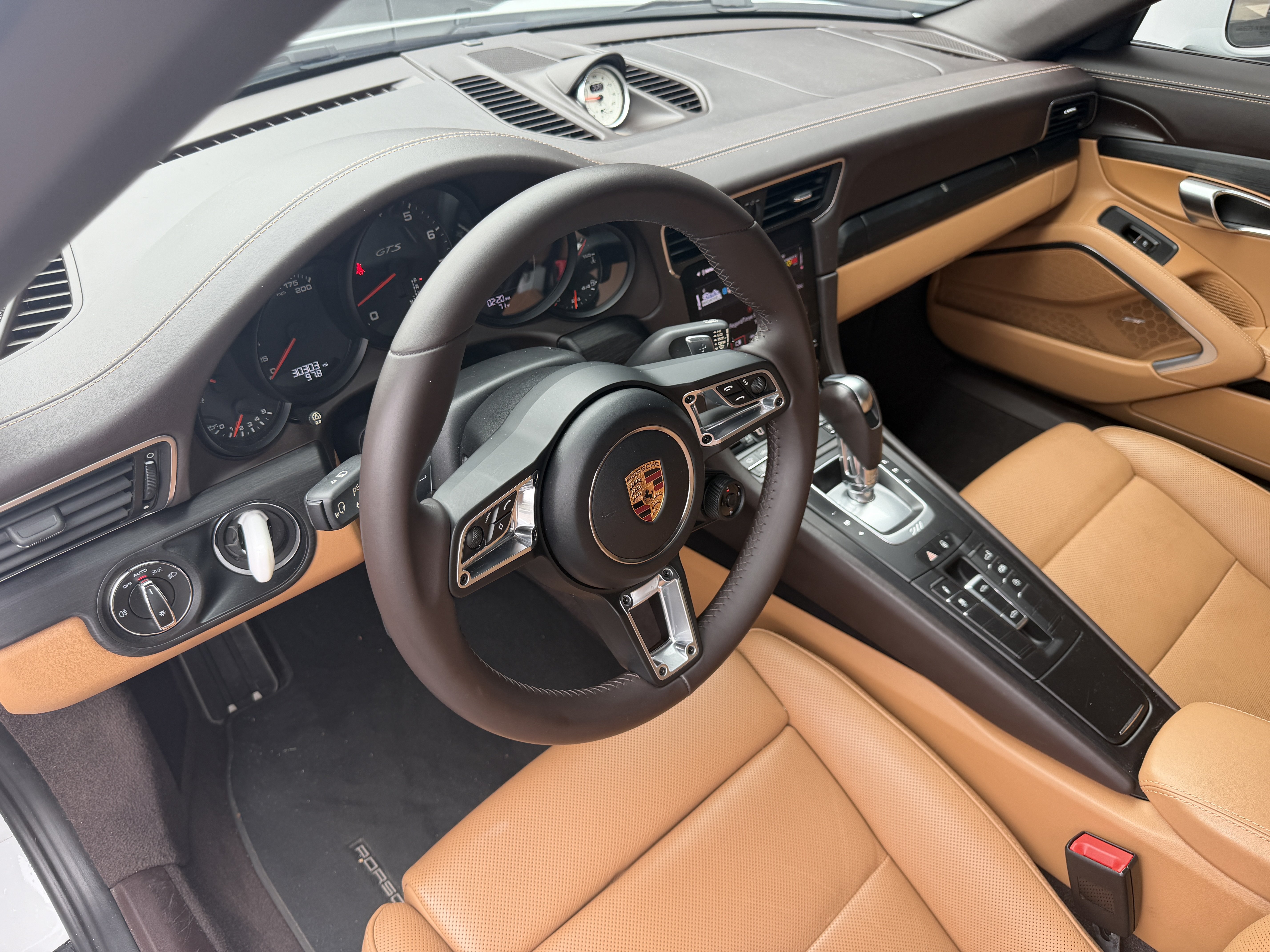 Used 2018 Porsche 911 Targa 4 GTS AWD/4WD image 4