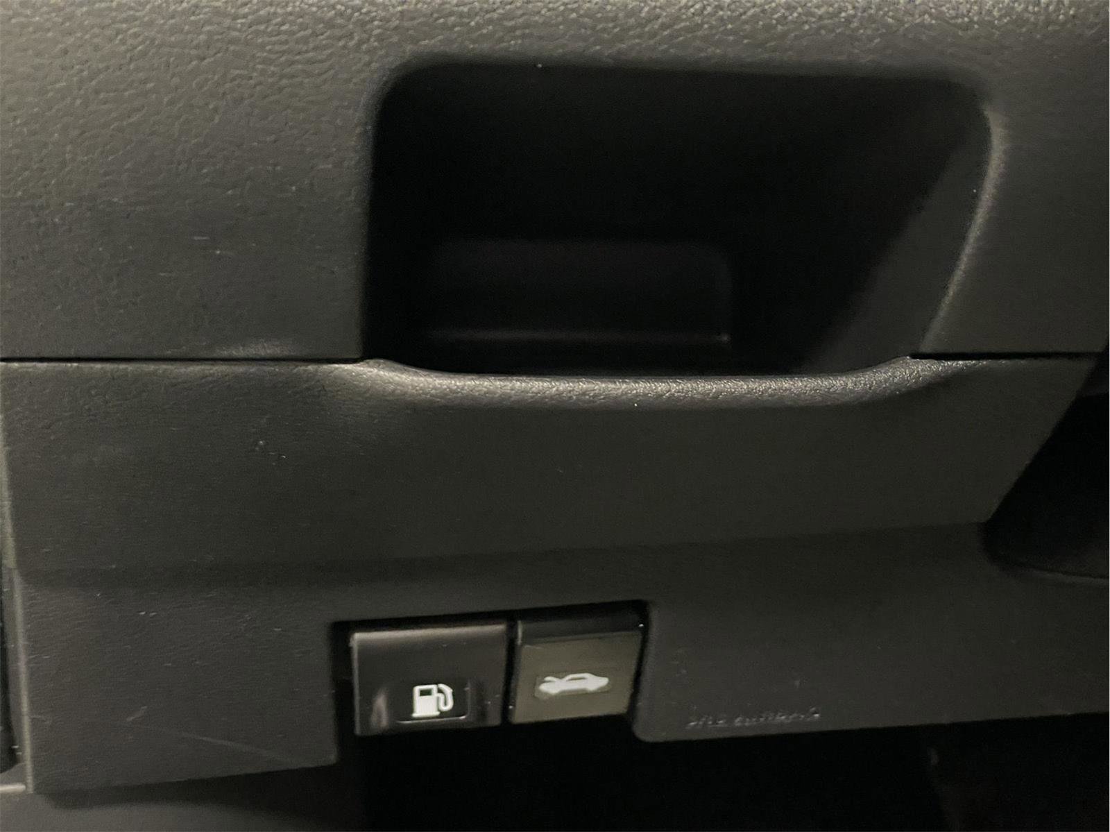 Used 2023 Nissan Kicks SV FWD image 23