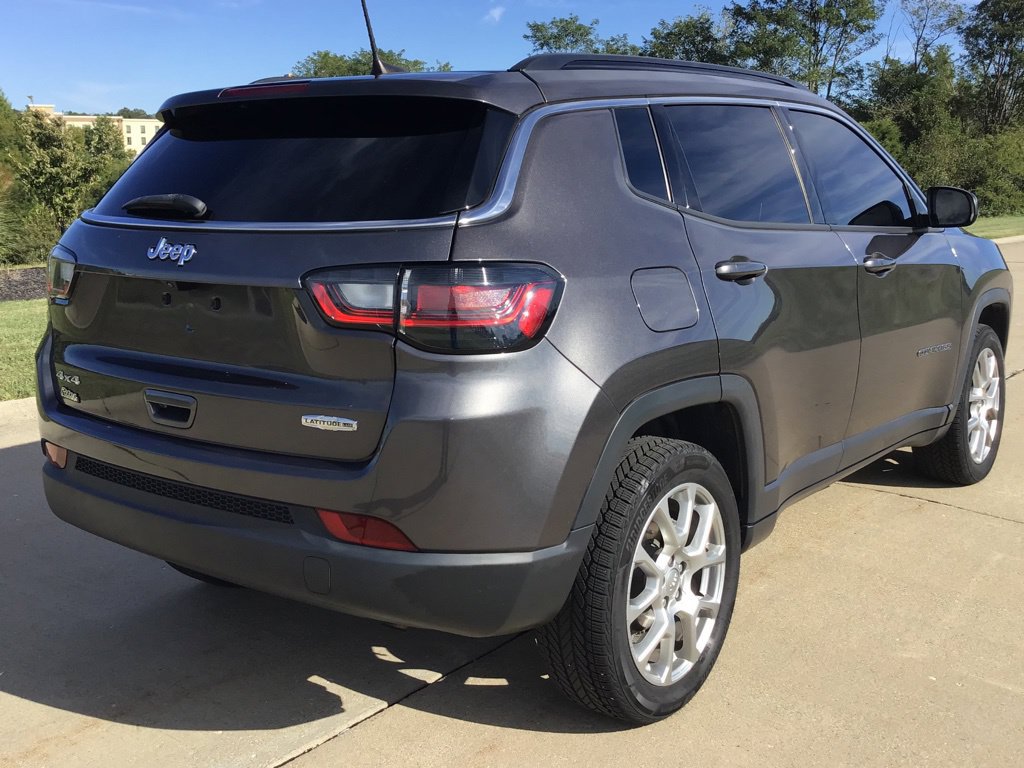 Used 2022 Jeep Compass Latitude w/ Sun and Sound Group AWD/4WD image 5