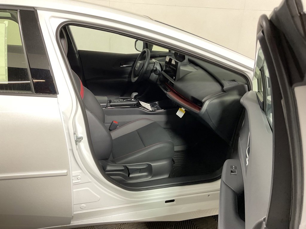 New 2025 Toyota Prius Plug-In Hybrid image 36