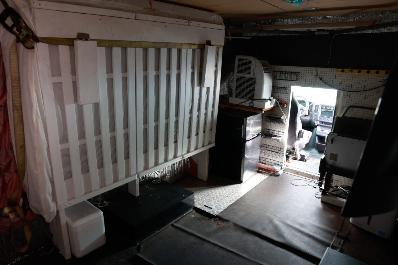 Used 2004 Chevrolet Express 3500 image 18