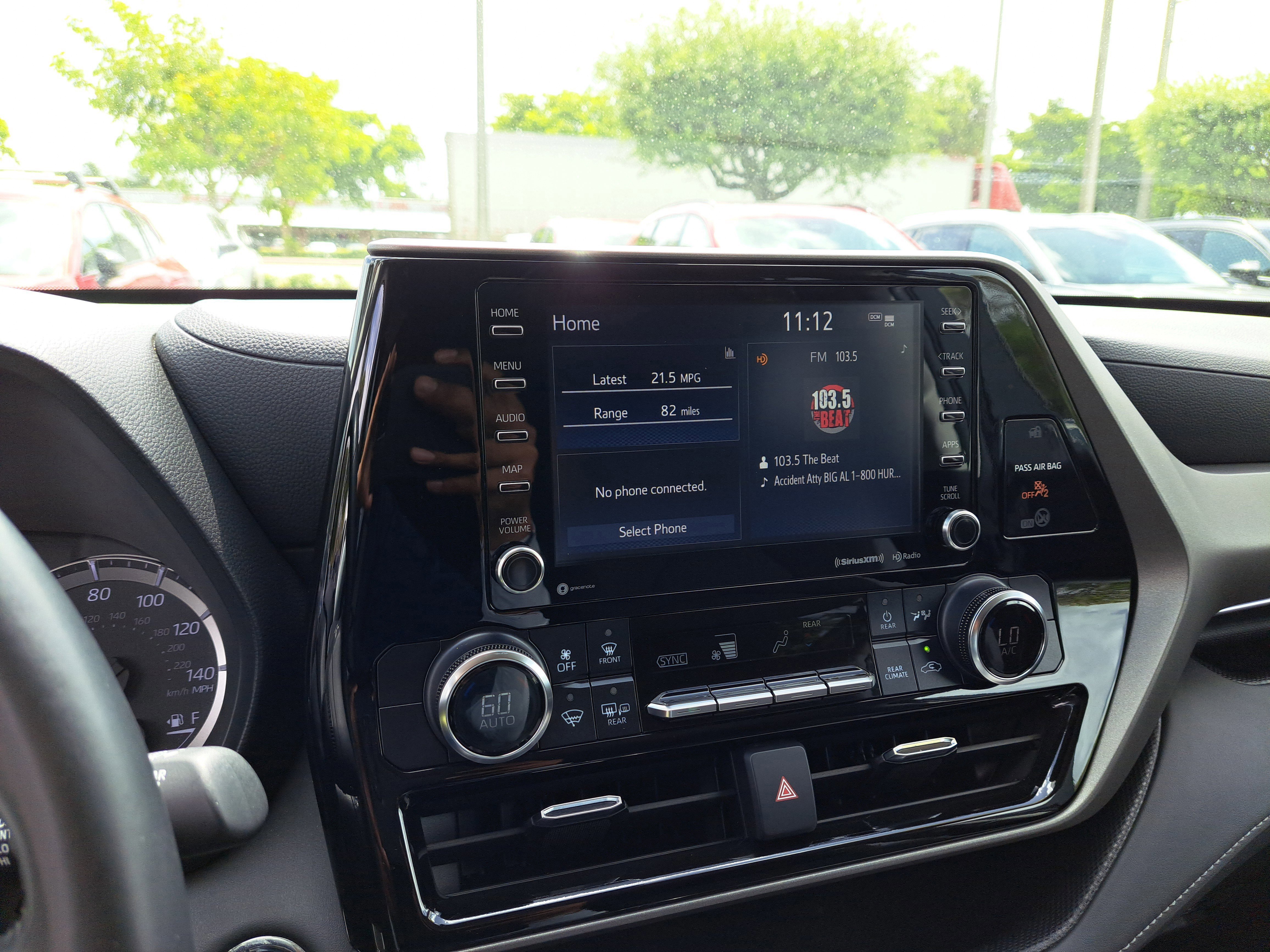 Used 2022 Toyota Highlander LE image 15