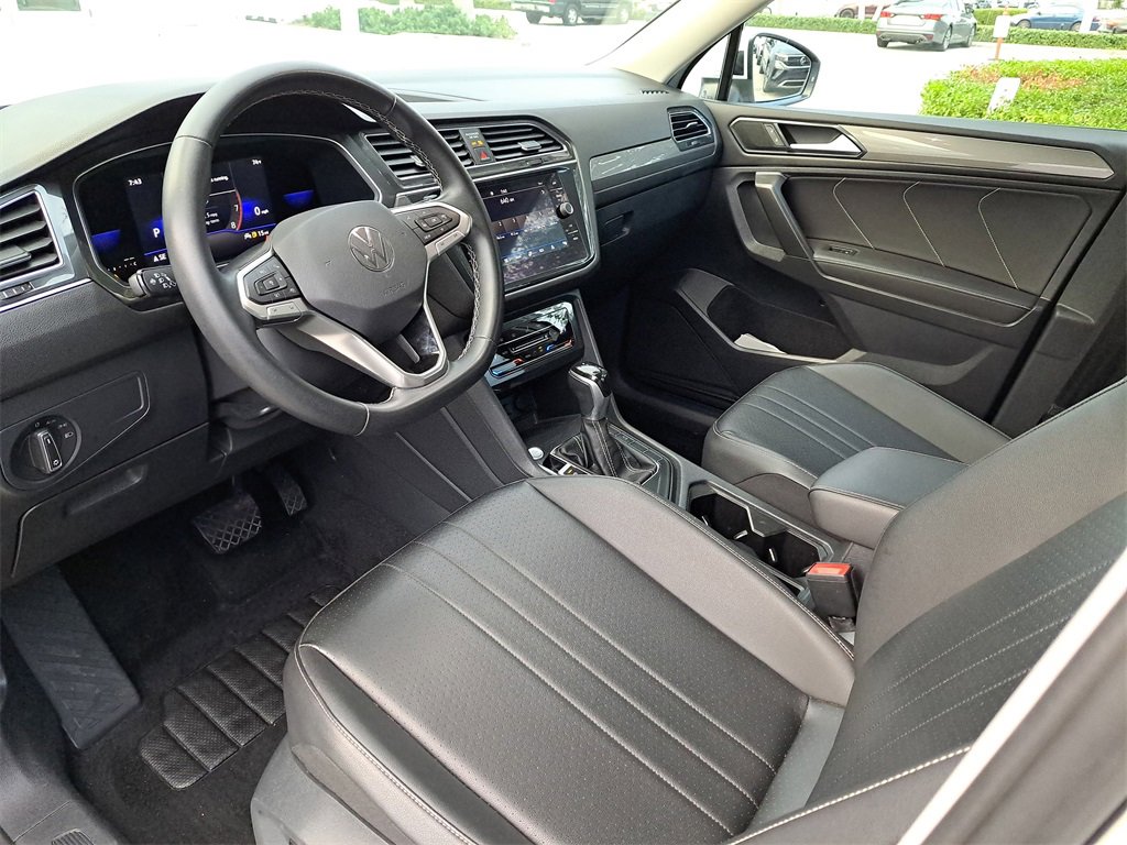 Used 2022 Volkswagen Tiguan SE image 12