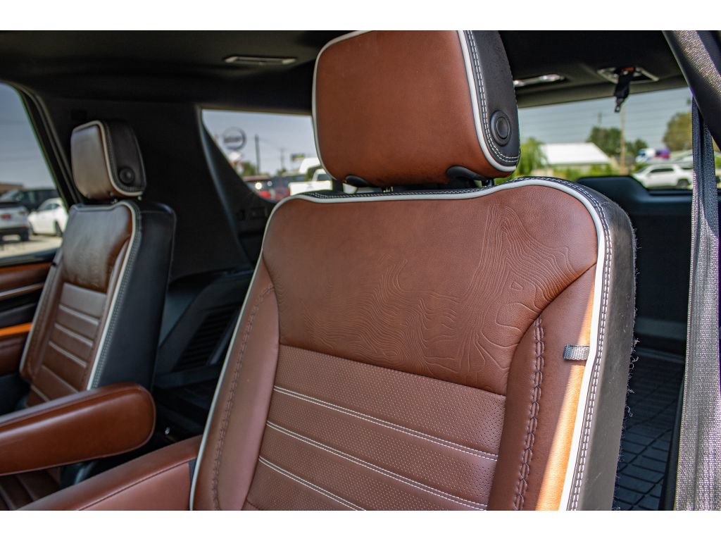 Used 2023 GMC Yukon Denali Ultimate AWD/4WD image 19