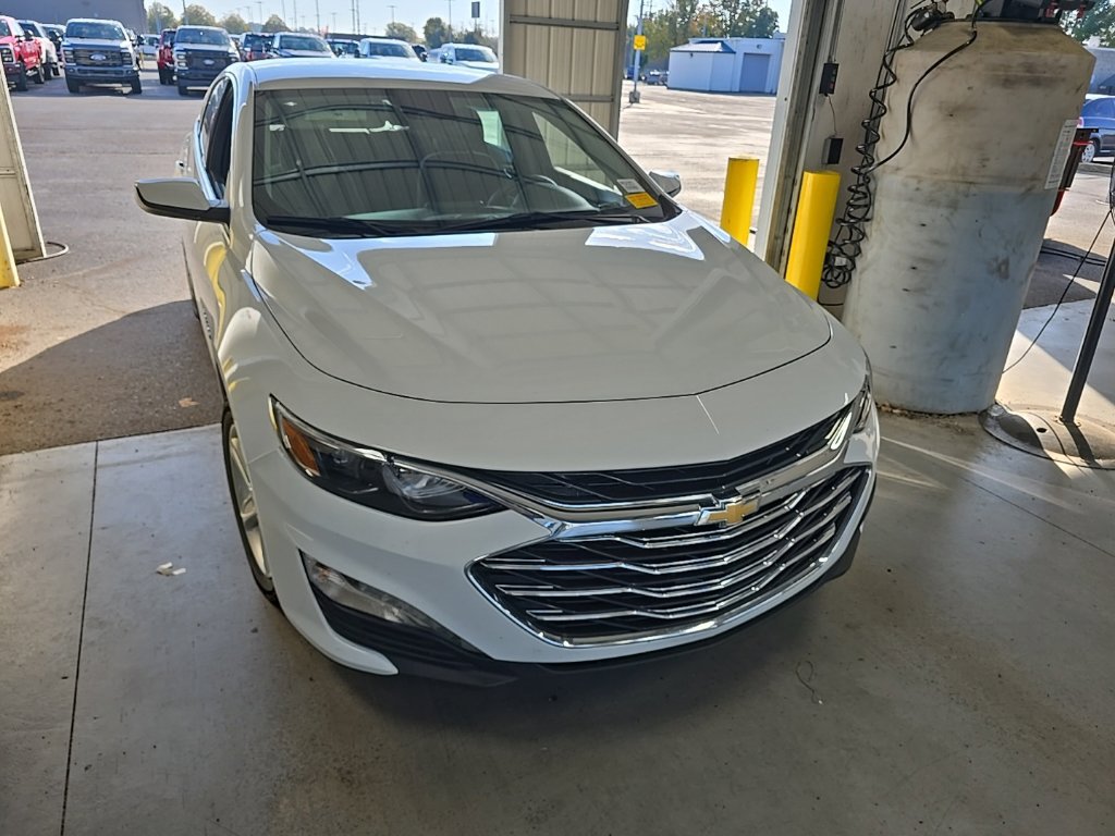 Used 2024 Chevrolet Malibu LT FWD image 1