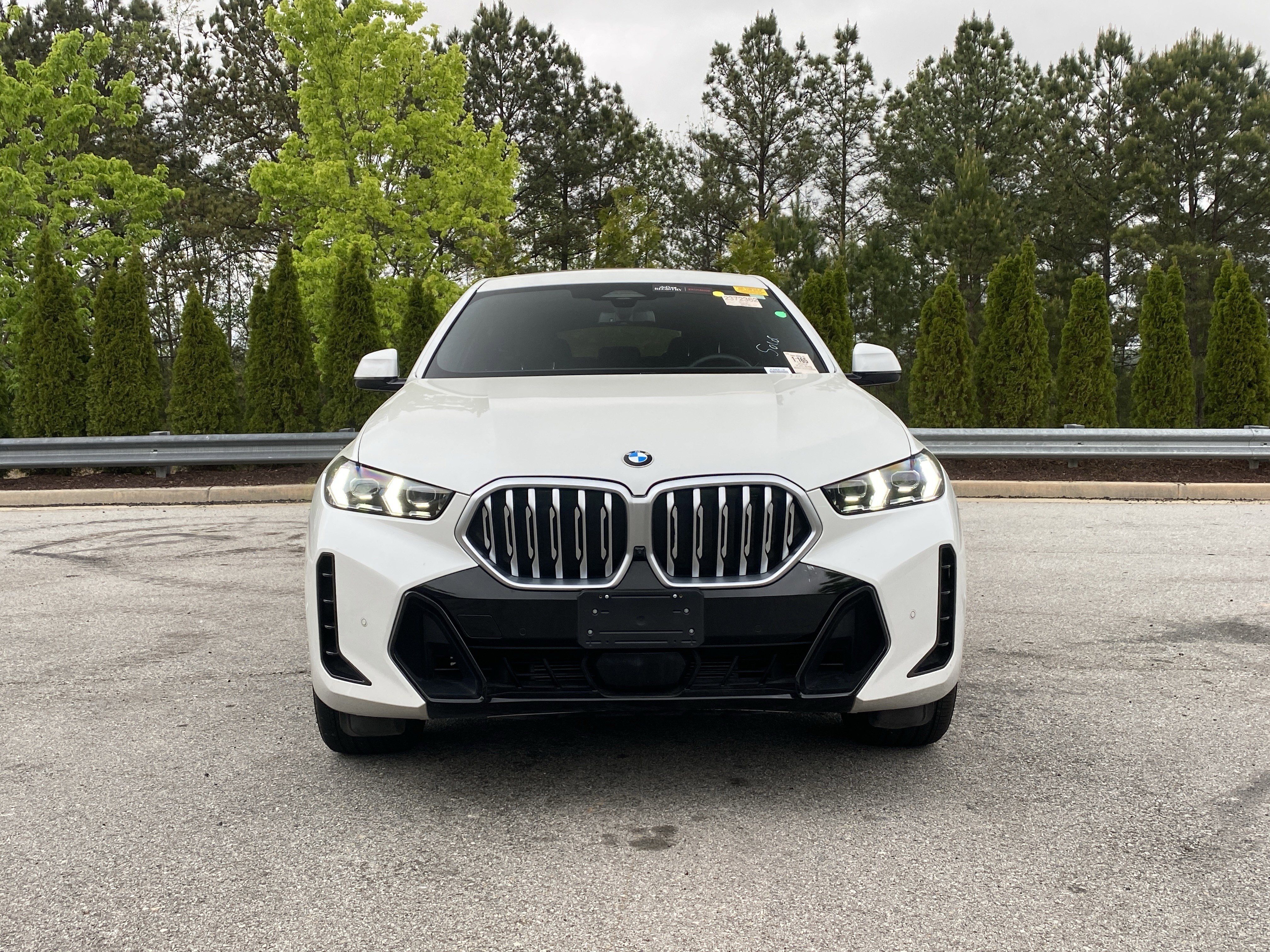 Used 2024 BMW X6 xDrive40i w/ Parking Assistance Package image 12