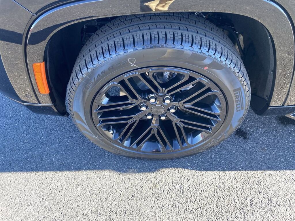 New 2025 Jeep Wagoneer L Series II w/ Convenience Group I image 11