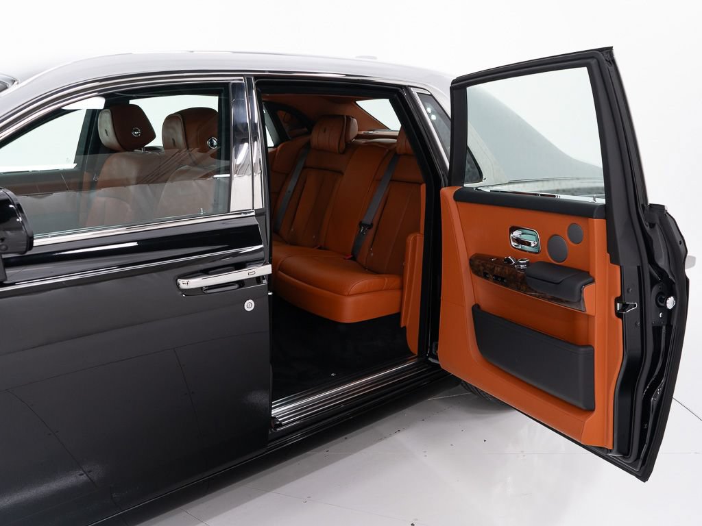 Certified 2023 Rolls-Royce Phantom Sedan RWD image 20